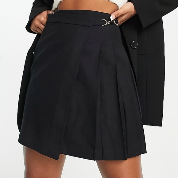 Sold - Picture 2 of 9